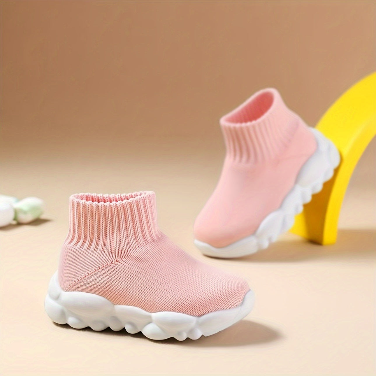 Kichkina qizlar uchun nafas oladigan to'qilgan yopiladigan poyabzal, yurish va yugurish uchun, barcha mavsumlar uchun