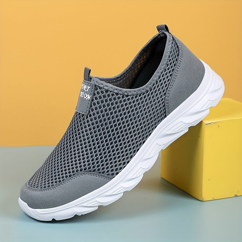 Men's Breathable Mesh Slip-On Shoes for Outdoor Casual Activities in Spring and Summer