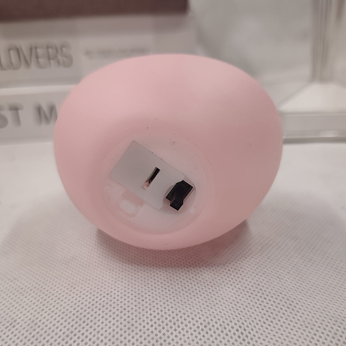 Rustik yurak shaklidagi LED tungi chiroq, o'zgaruvchan boshqaruv bilan. Ichki yotoqxona bezatish, partiyalar va sovg'alar uchun ideal.