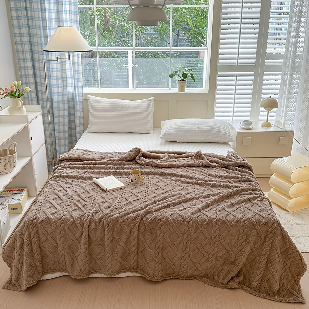 Double-Sided Velvet Plush Blanket Warm Throw for Couch Bed Camping