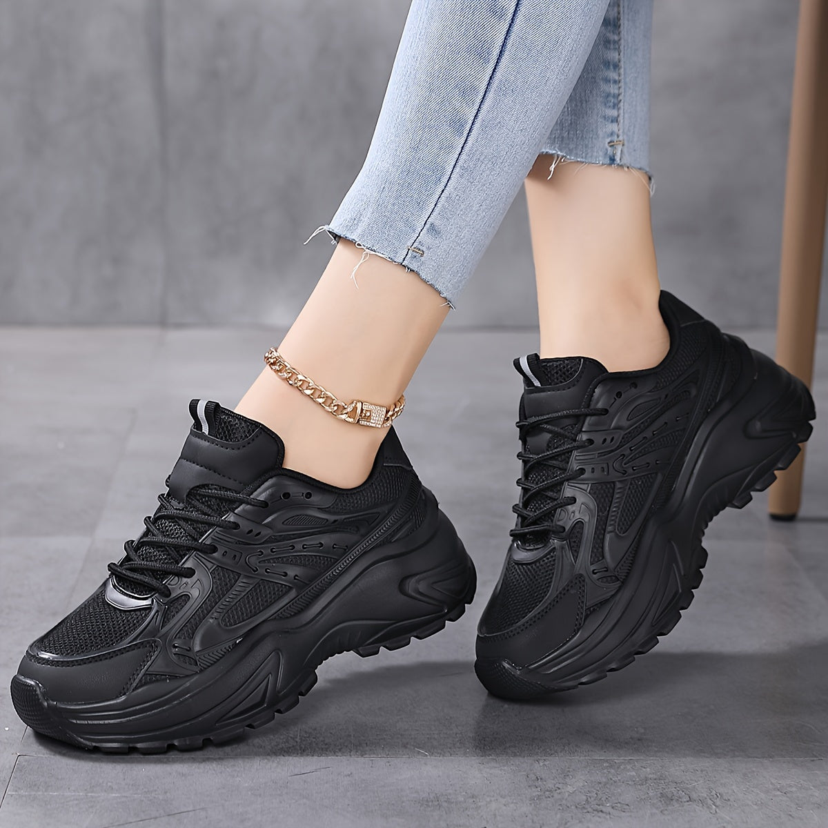 Women's Mesh Chunky Sneakers Solid Color Height Increasing Walking Trainers