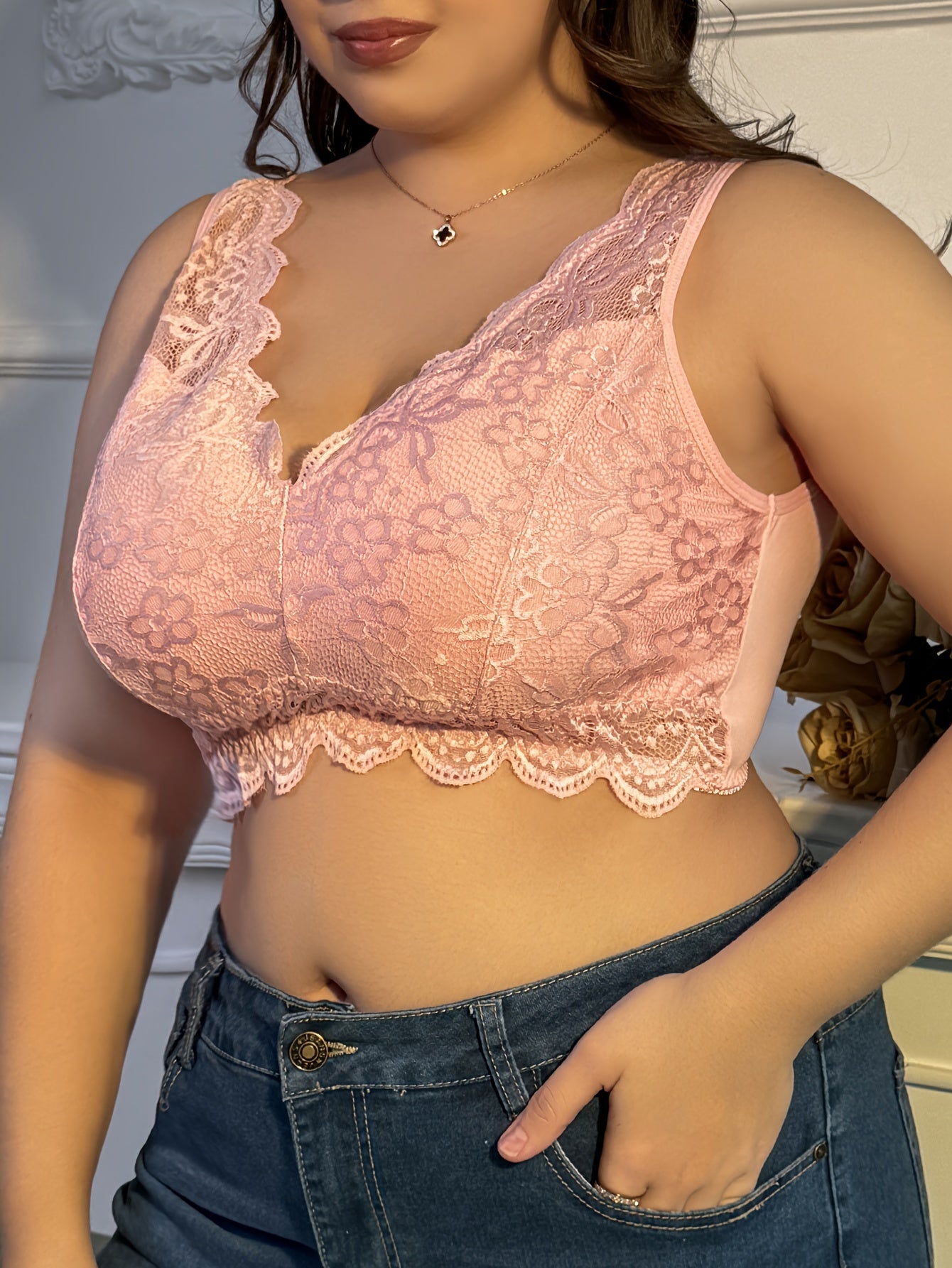 Women's Plus Size Elegant Contrast Floral Lace Wireless Bralette with Wide Straps