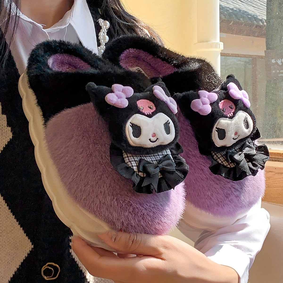 Ayollar uchun plüsh mo'rtli slip-on shlyapki issiq ichki uy poyabzal