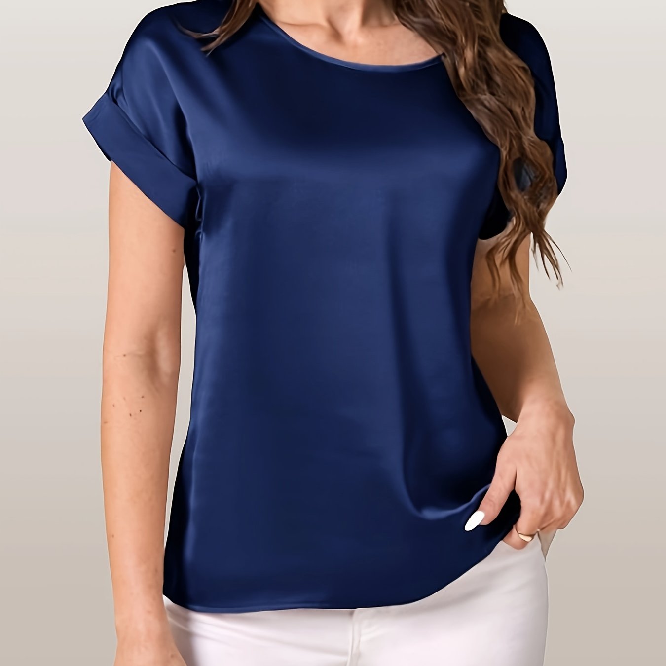 Short-Sleeve Polyester Crew Neck T-Shirt for Women Spring Summer Solid Color Elegant