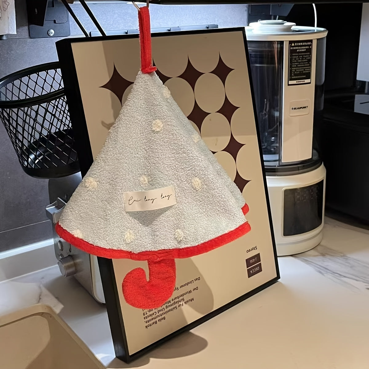 Kichik soyabonlar uchun devorga o'rnatiladigan marvarid velur qo'l sochiq