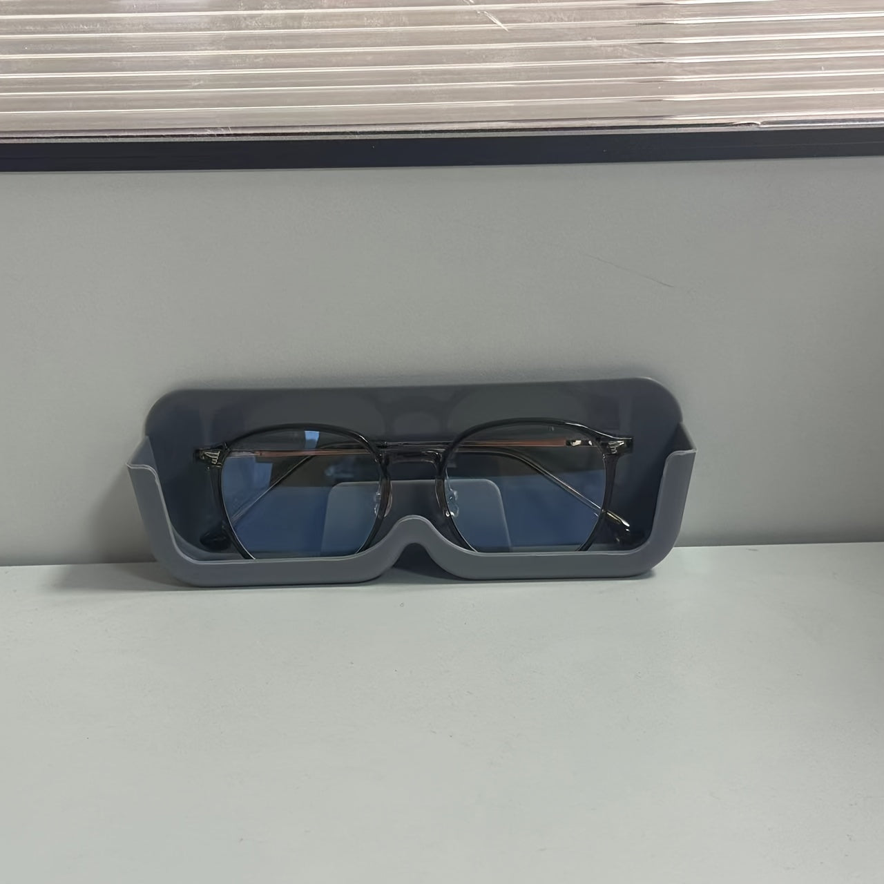 Estante de exhibición de gafas de sol de montaje en pared para organización y almacenamiento