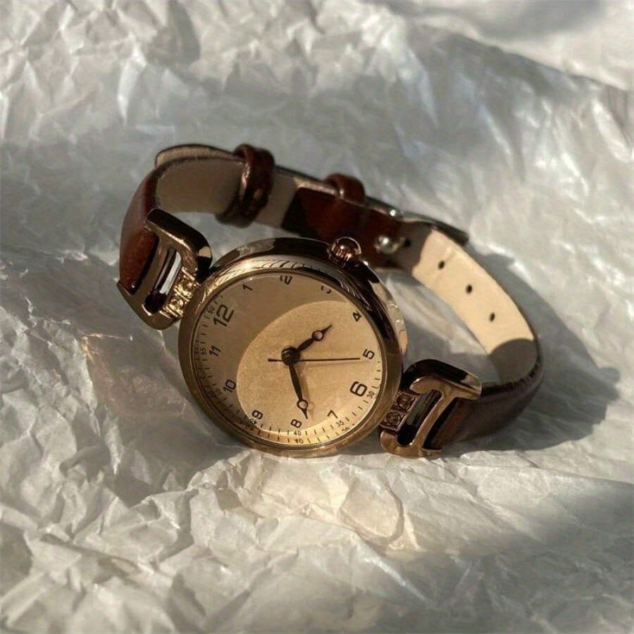 Women's Vintage-Inspired Quartz Watch with Synthetic Leather Strap Alloy Case Non-Waterproof