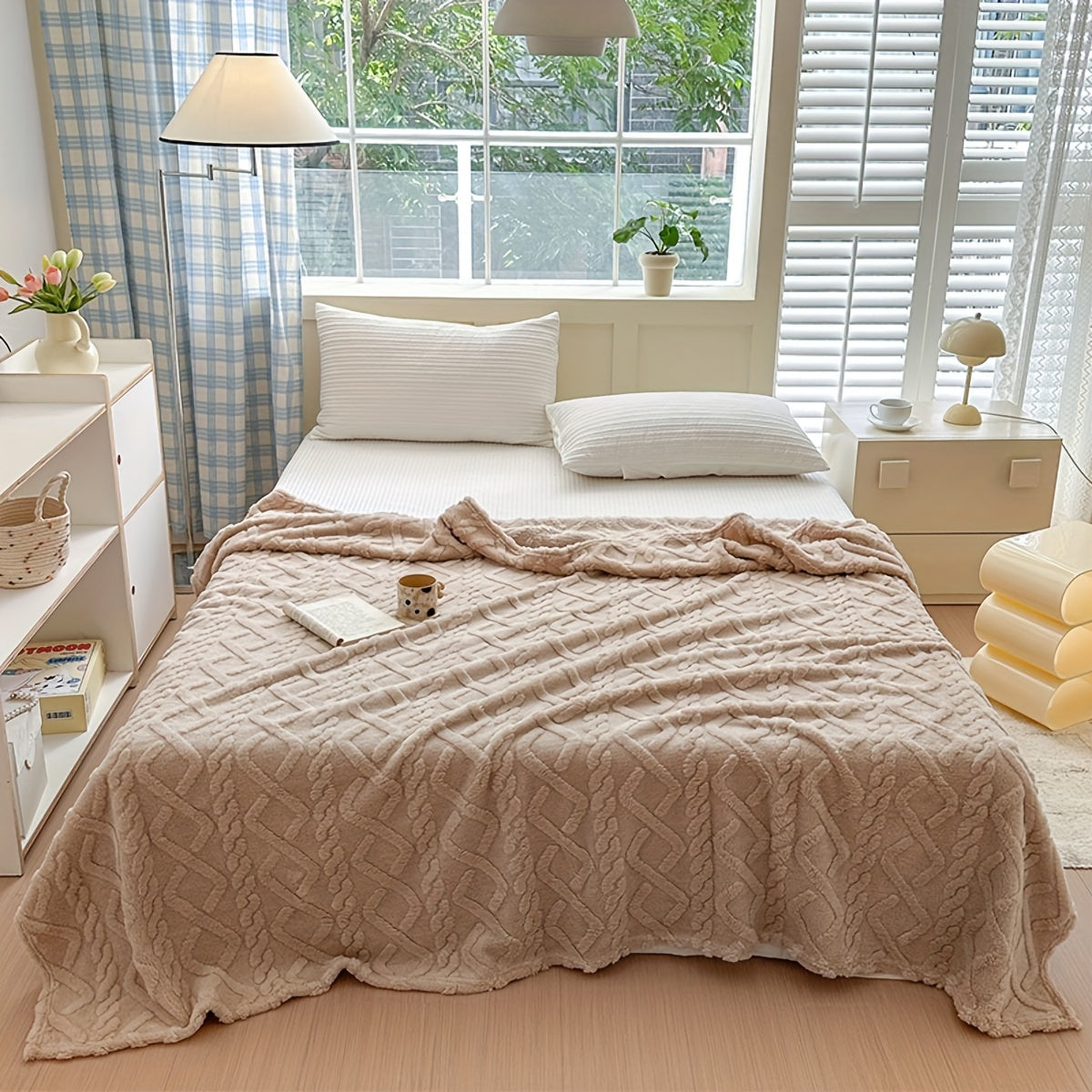 Double-Sided Velvet Plush Blanket Warm Throw for Couch Bed Camping