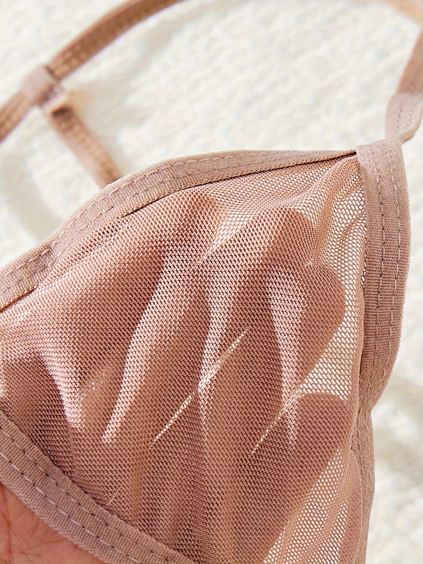 Ayollar uchun sexy dantel chemise tunika, polyester to'qima bilan bog'ich detali, bir xil rangda. 95% polyester va 5% elastan bilan qulay uyqu kiyimi.