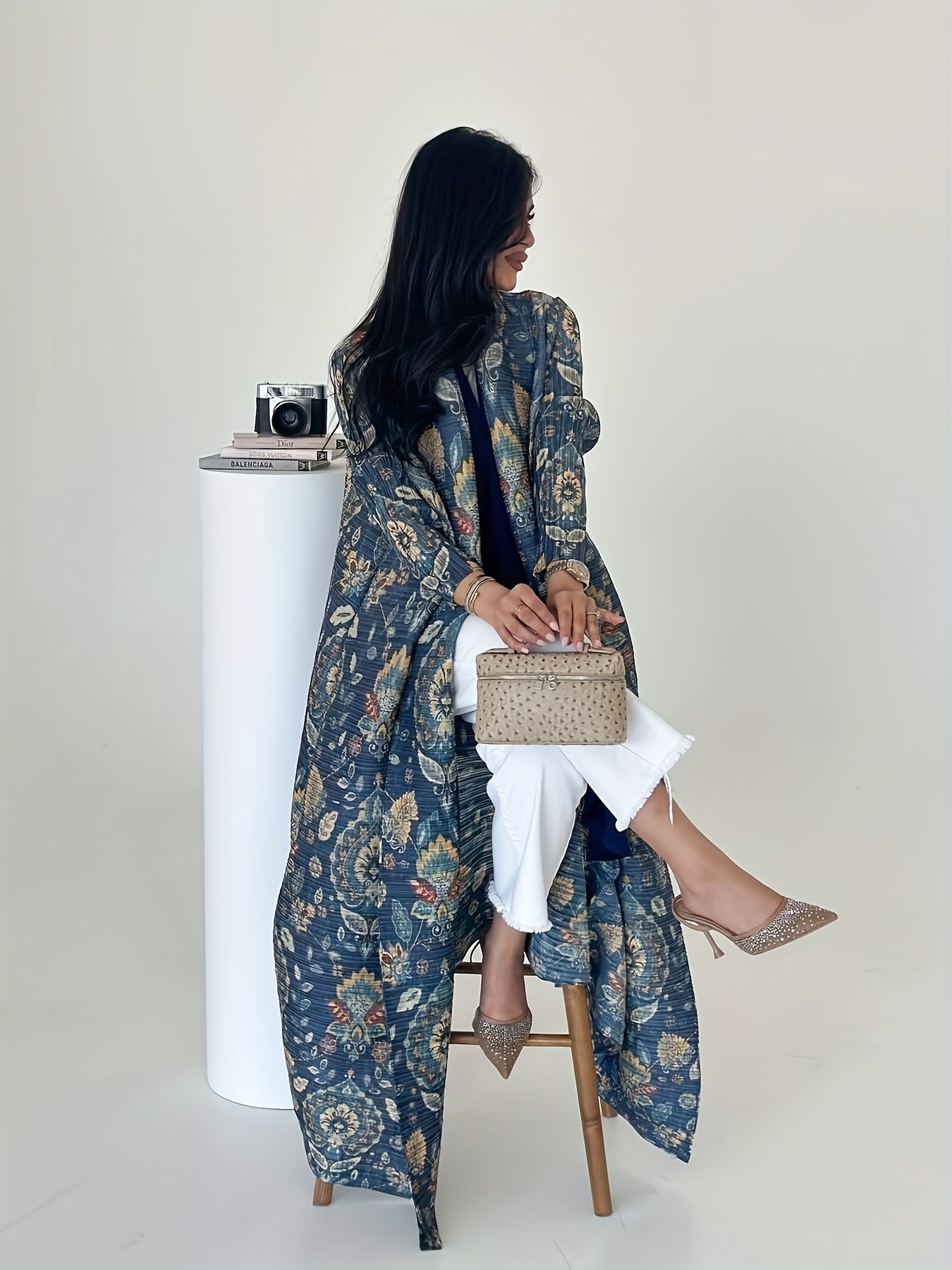 Ayollar uchun katta o'lchamli gullar bilan bosilgan uzun ro'mol nafas oladigan ta'til kiyimi