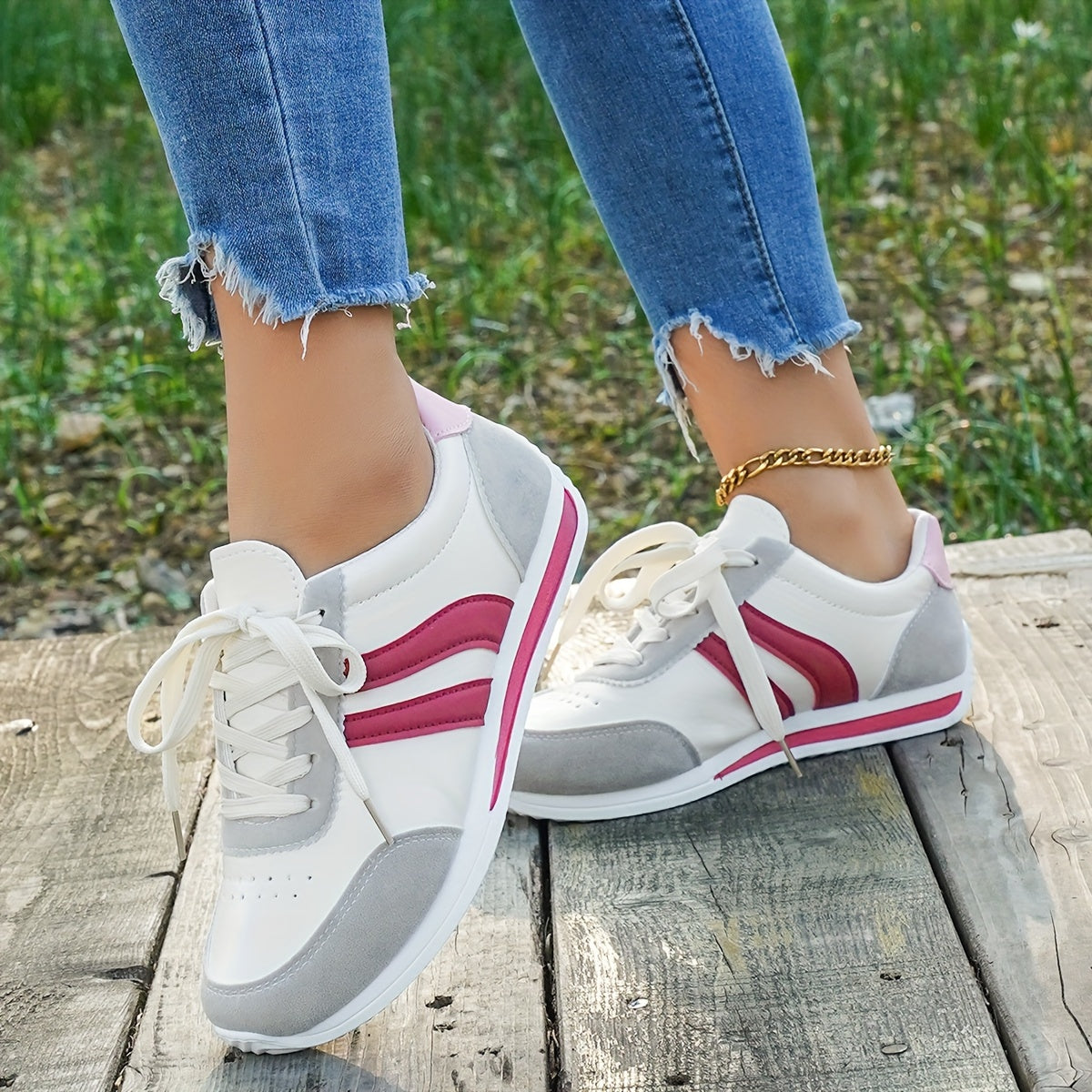 Women's Casual Lace-Up Sneakers Breathable Low-Top Running Shoes White
