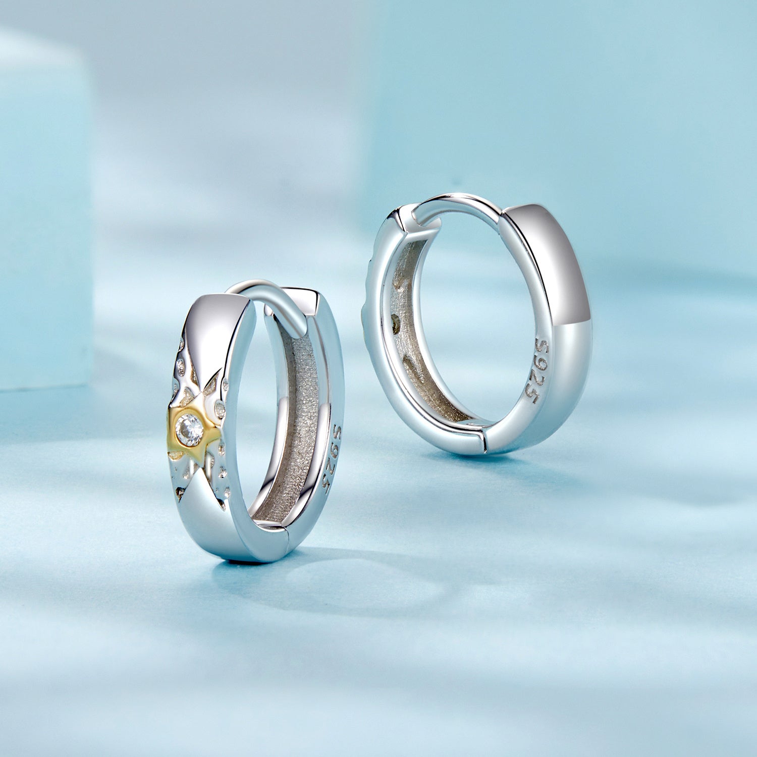 Ayollar uchun Yulduz va Zirconiya bilan Sterling Silver Halqa Eshiklar