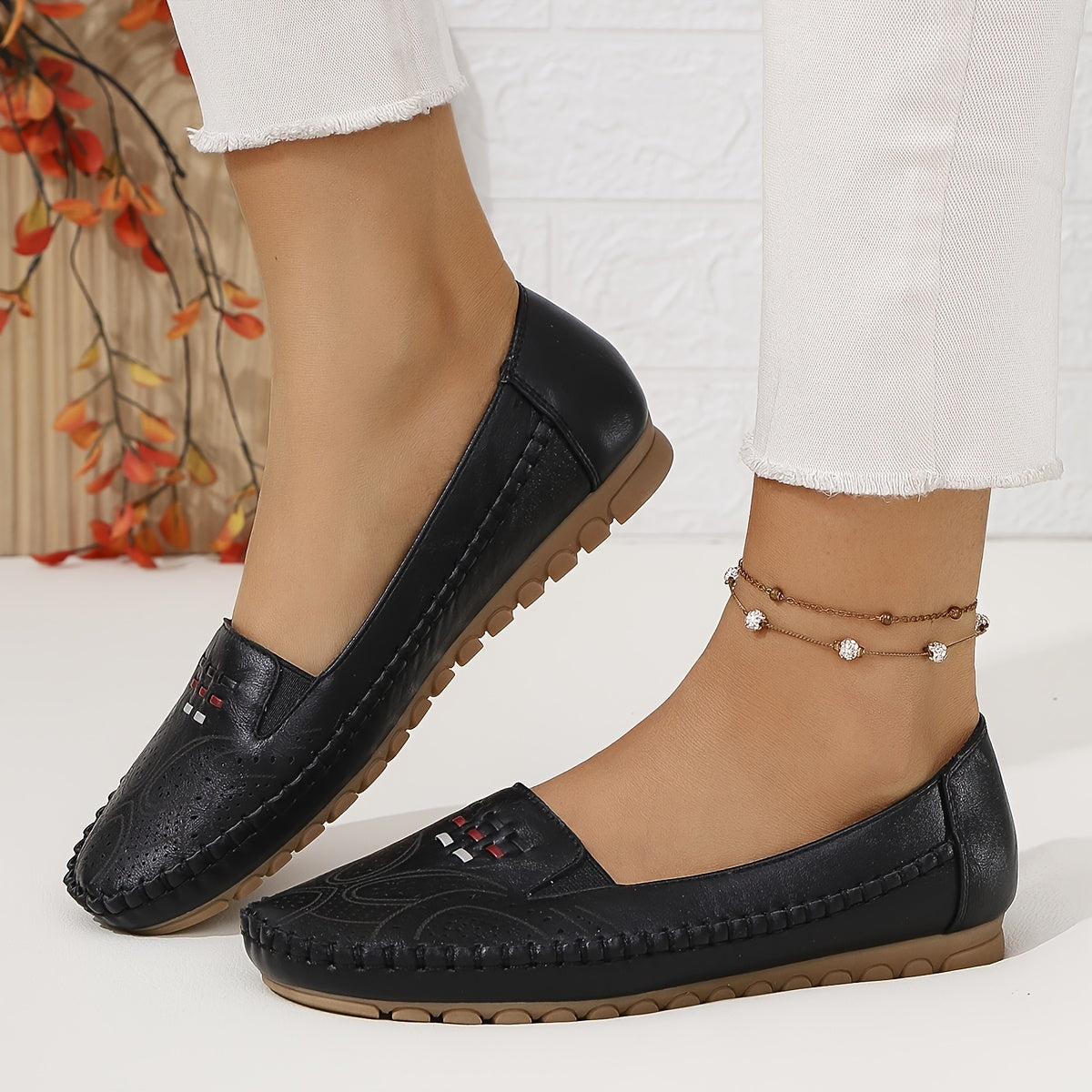 Ayollar uchun tekis poyabzal, bir rangli, kundalik, lazer bilan kiyiladigan, katta o'lcham