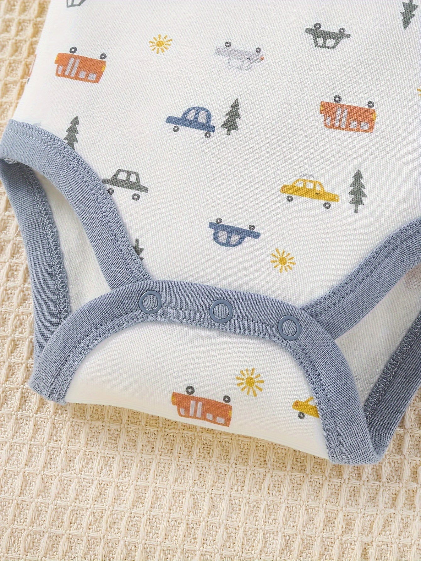 Kichkina erkaklar uchun multfilm mashina velur kostyumi, kuz-qish uchun 4 ta qismli to'plam