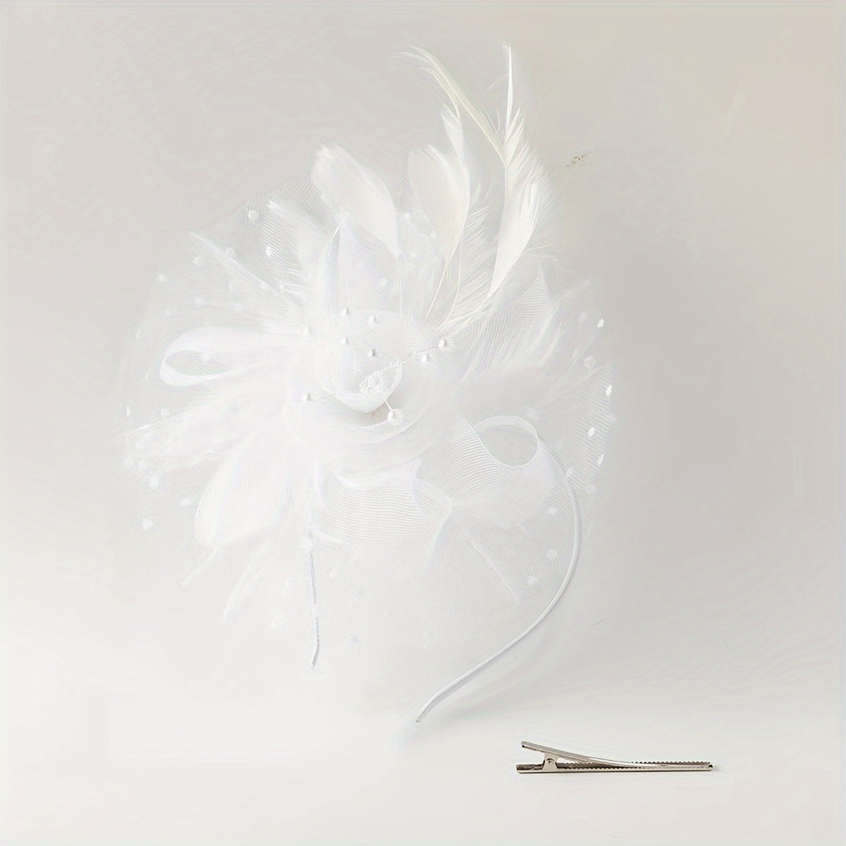 Ayollar uchun vintage fasinátor soch klipi, to'rli pardasi, sun'iy qush novdasi, partiyalar, klublar, to'ylar va cherkov tadbirlari uchun mukammal. Retro uslub va ajoyib Onalar kuni sovg'asi variant.