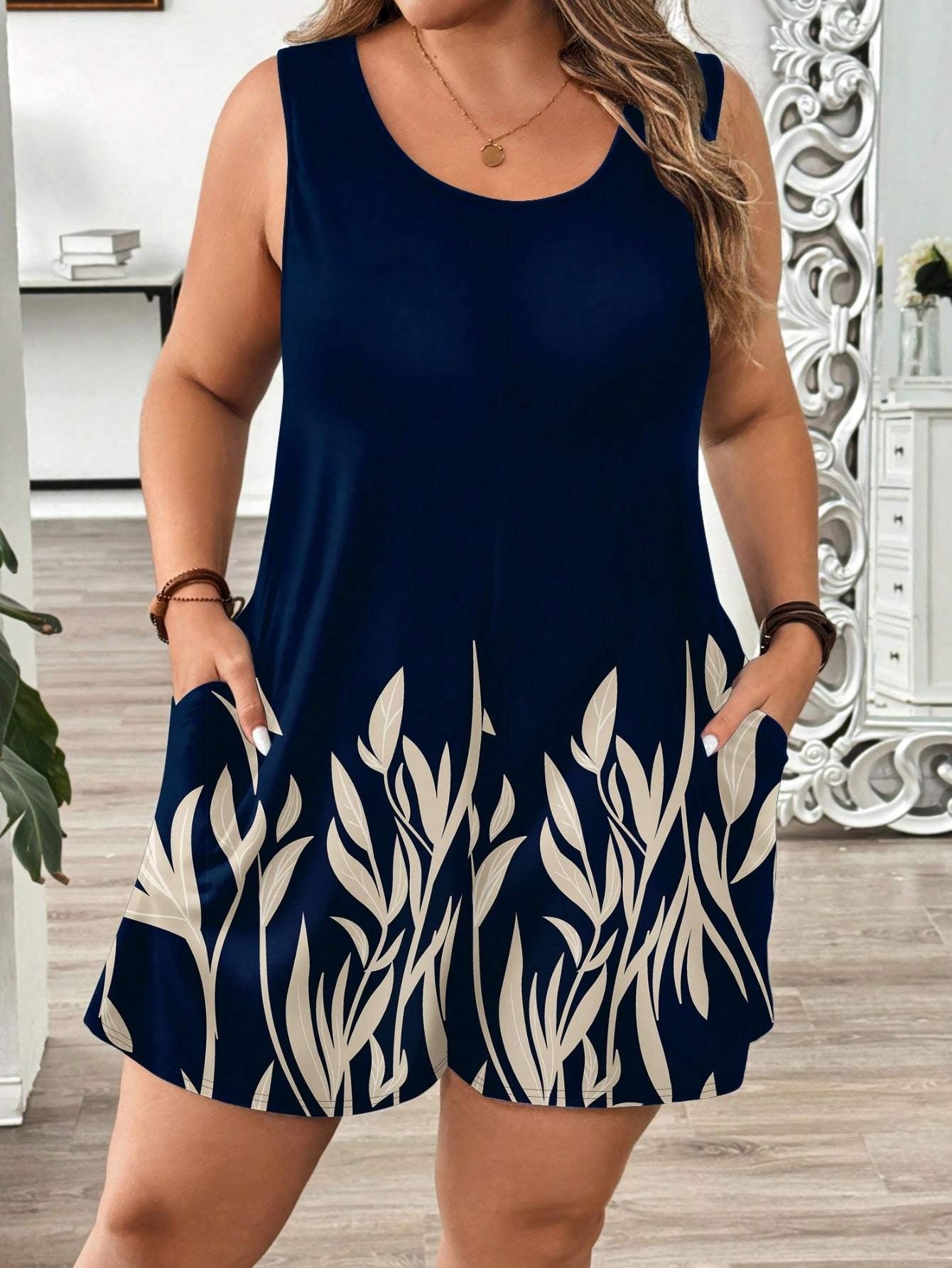 Plus-Size Women's Floral Print Sleeveless Jumpsuit with Pockets Navy White Casual Romper