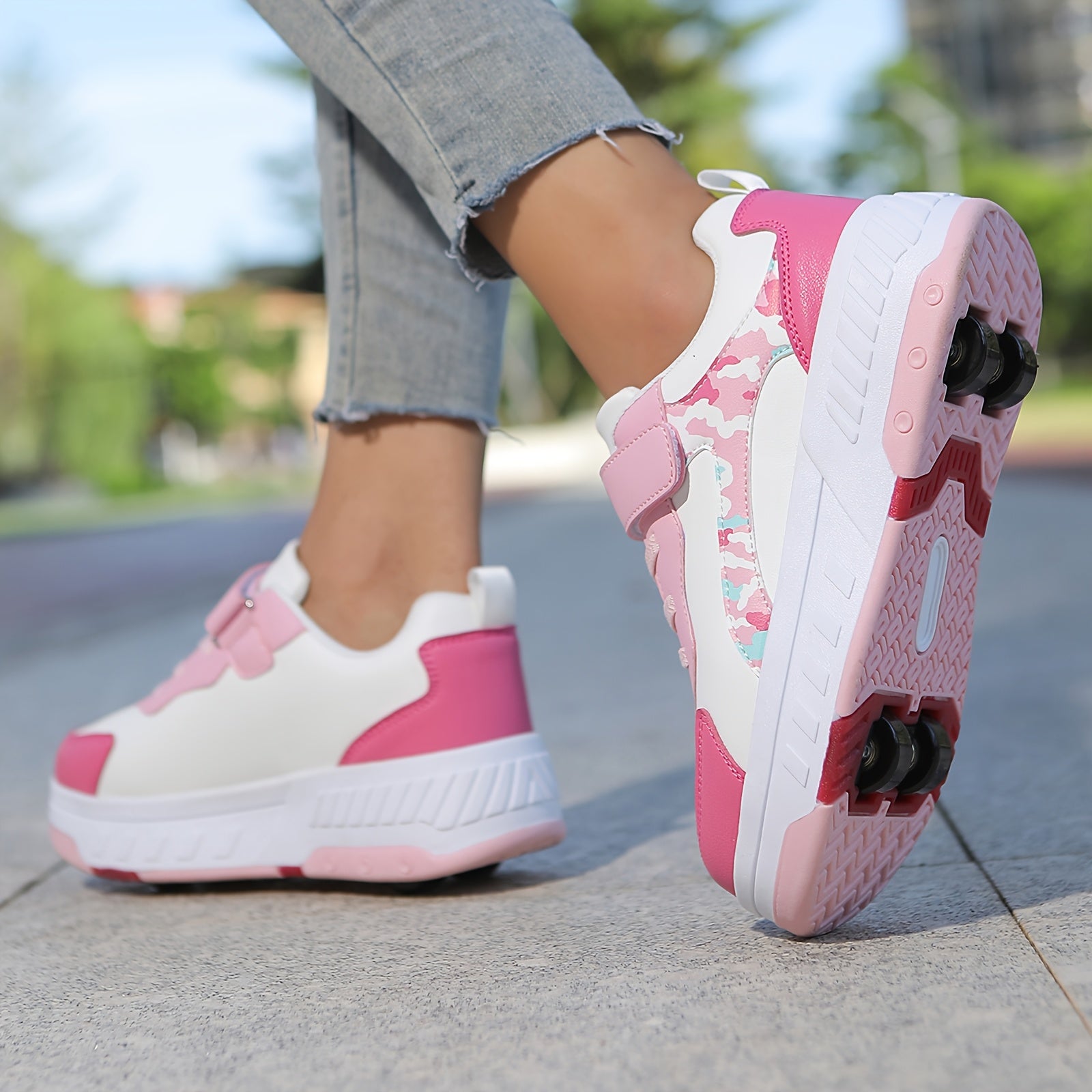 Teen Boys Girls Lightweight Sneakers with Detachable Four-Wheel Roller Skates for Outdoor Casual Sports