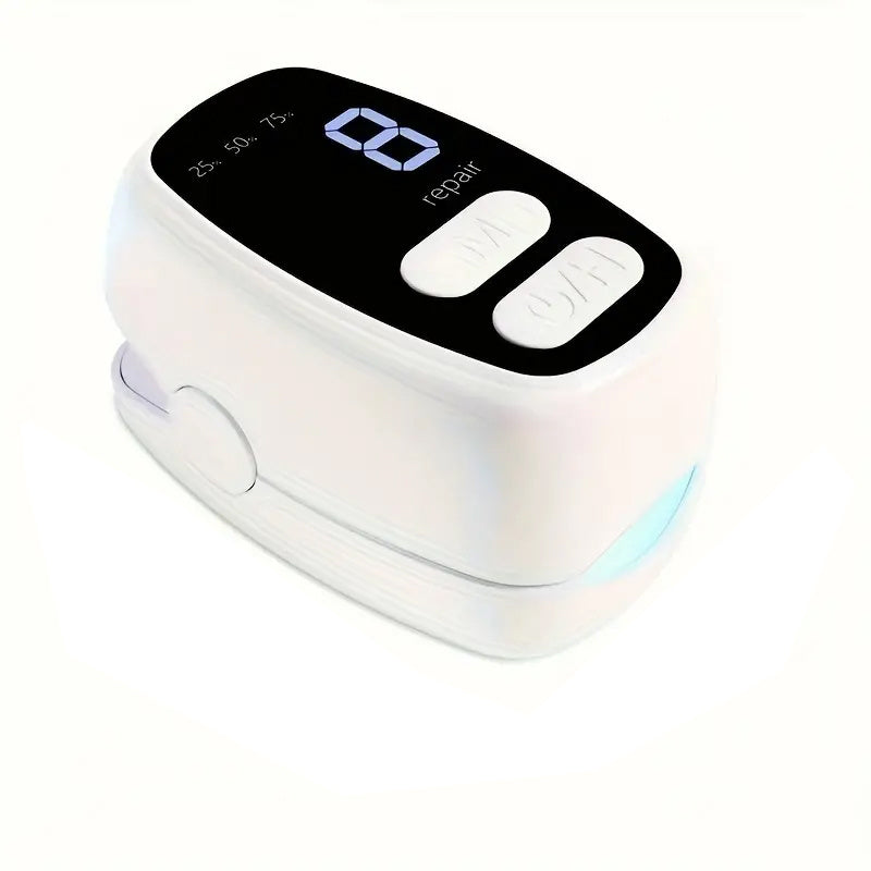 Kichik, USB orqali zaryadlanadigan oyoq parvarishi vositasi, erkaklar va ayollar uchun harakatda.