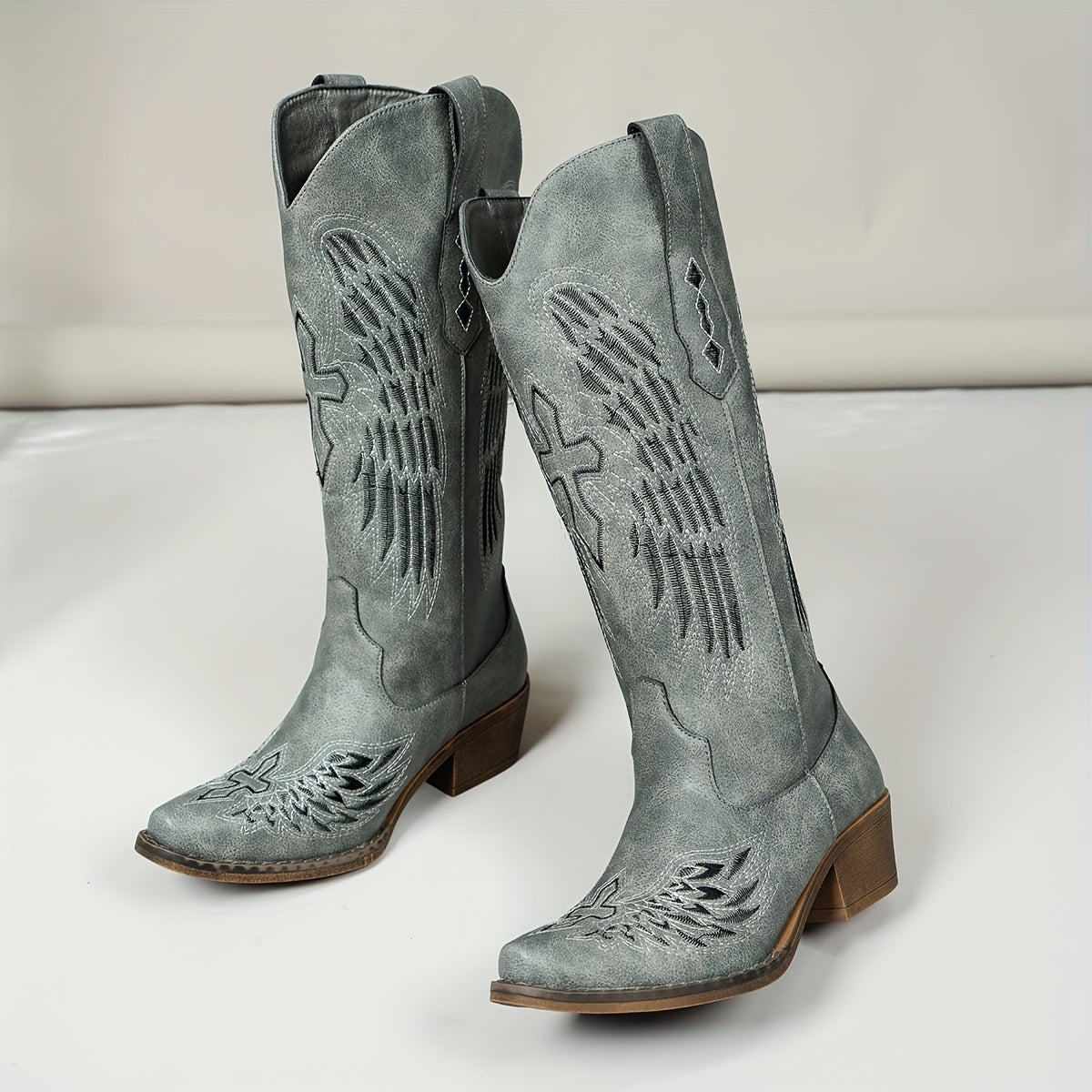 Women’s Cowboy Boots Embroidered Western Style Solid Color Slip-On