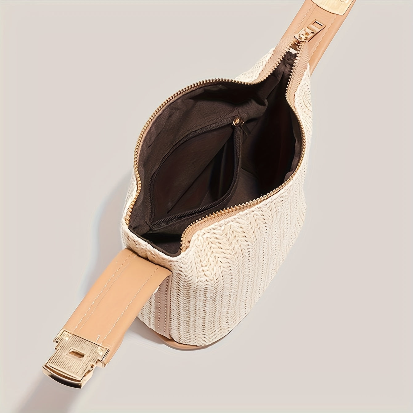 Стильные рюкзаки из ротанга через плечо для пляжных отпусков. Легкие и модные, идеально подходят для лета.