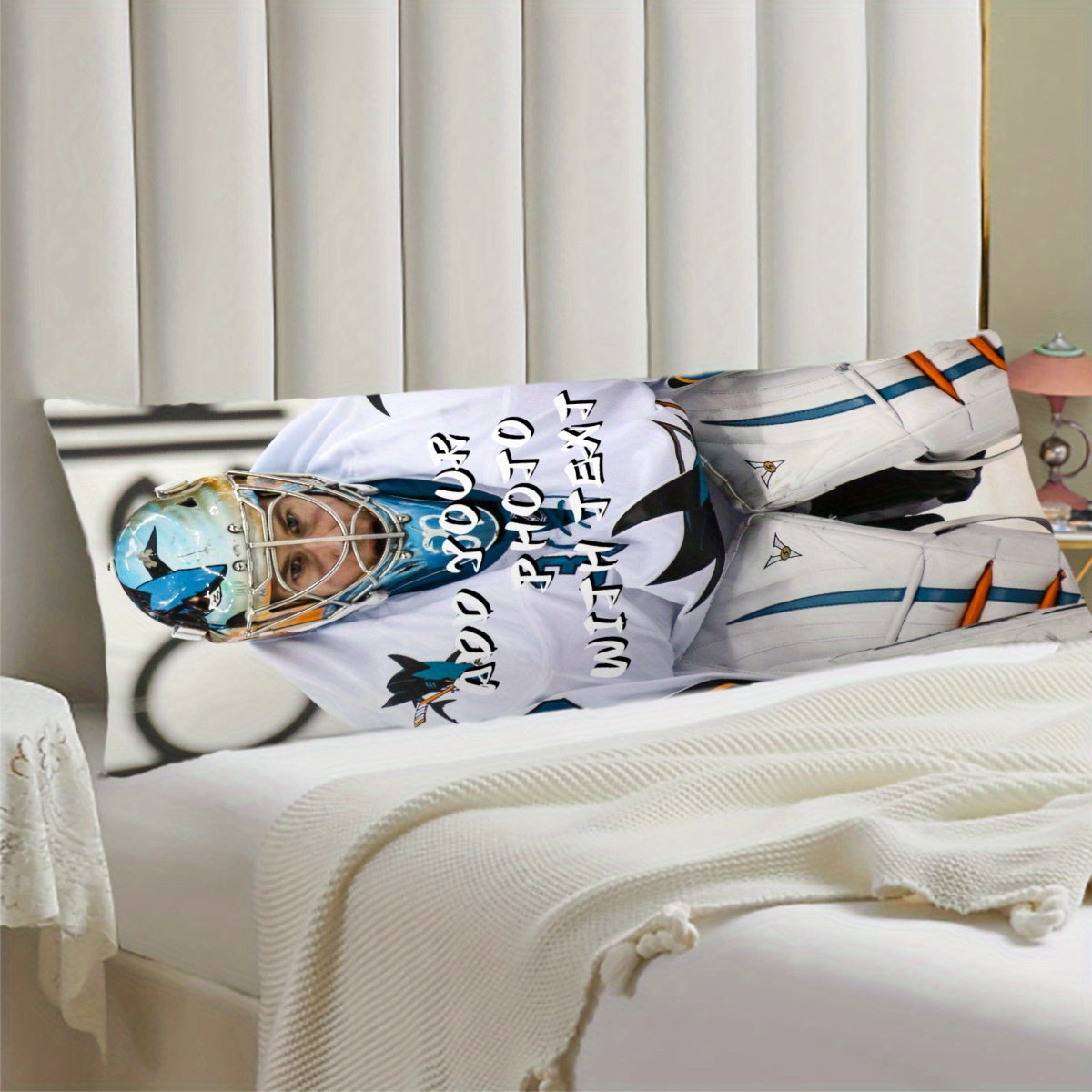 Har qanday rasm bilan shaxsiylashtirilgan Custom Long Body Pillow Cover ni oling, yumshoq qisqa plushdan tayyorlangan va ikki tomonlama bosma bilan. Bu ajoyib Rojdestvo sovg‘asi bo‘lib, o‘lchami 50.8x137.16 sm va yostiq yadro bilan kelmaydi.