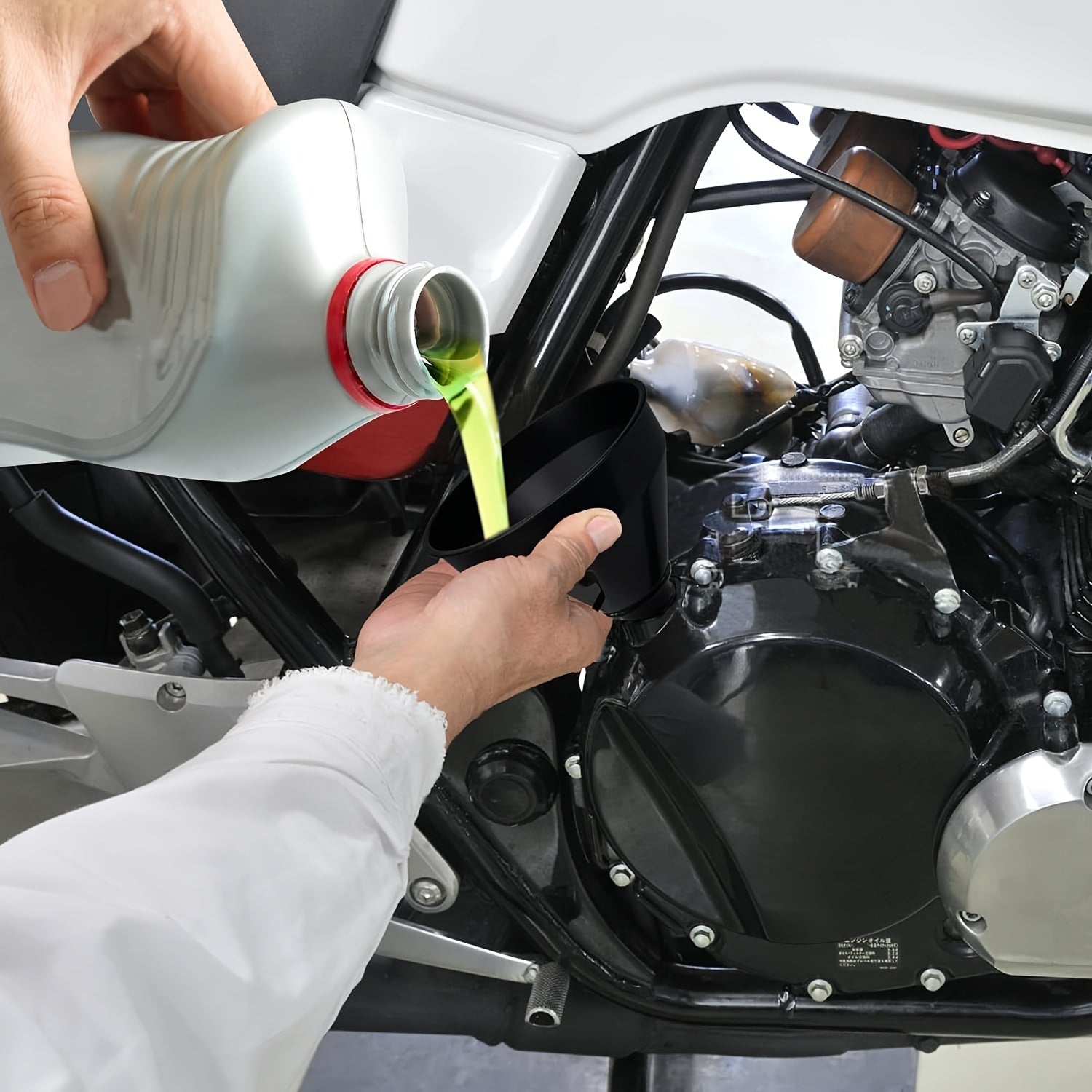 Универсальная автомобильная воронка для масла из PP, гибкая, легкая заливка, сетчатый фильтр