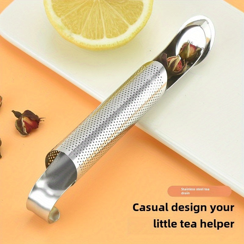 Oson ishlatiladigan choy damlash to'plami zanglamaydigan po'latdan yasalgan osma choy filtr ekranini o'z ichiga oladi, bu esa muammosiz choy tayyorlash tajribasini izlayotganlar uchun va har qanday oqishlarni oldini olish uchun mukammaldir.