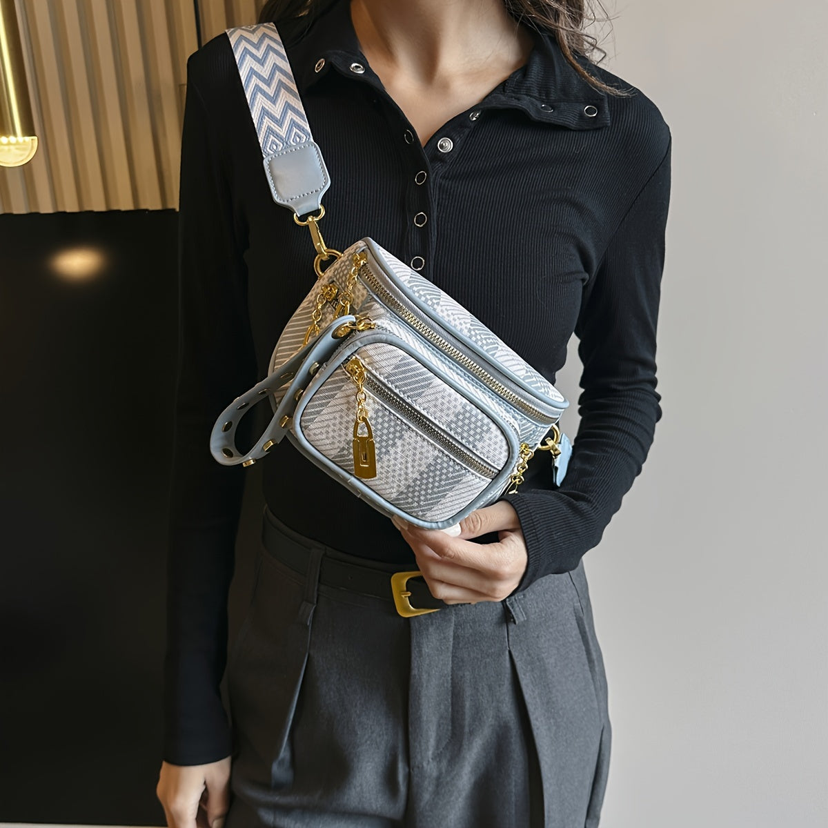 Ayollar uchun Koreys moda ko'krak sumkasi, chiziqli dizayn, sozlanadigan kamar, zip yopilishi