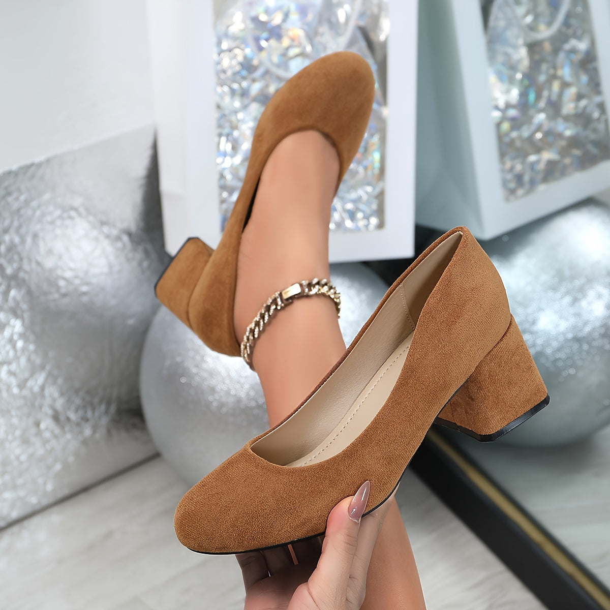 Women's Round Toe Mid Heel Pumps Stylish Comfortable Solid Color All Seasons