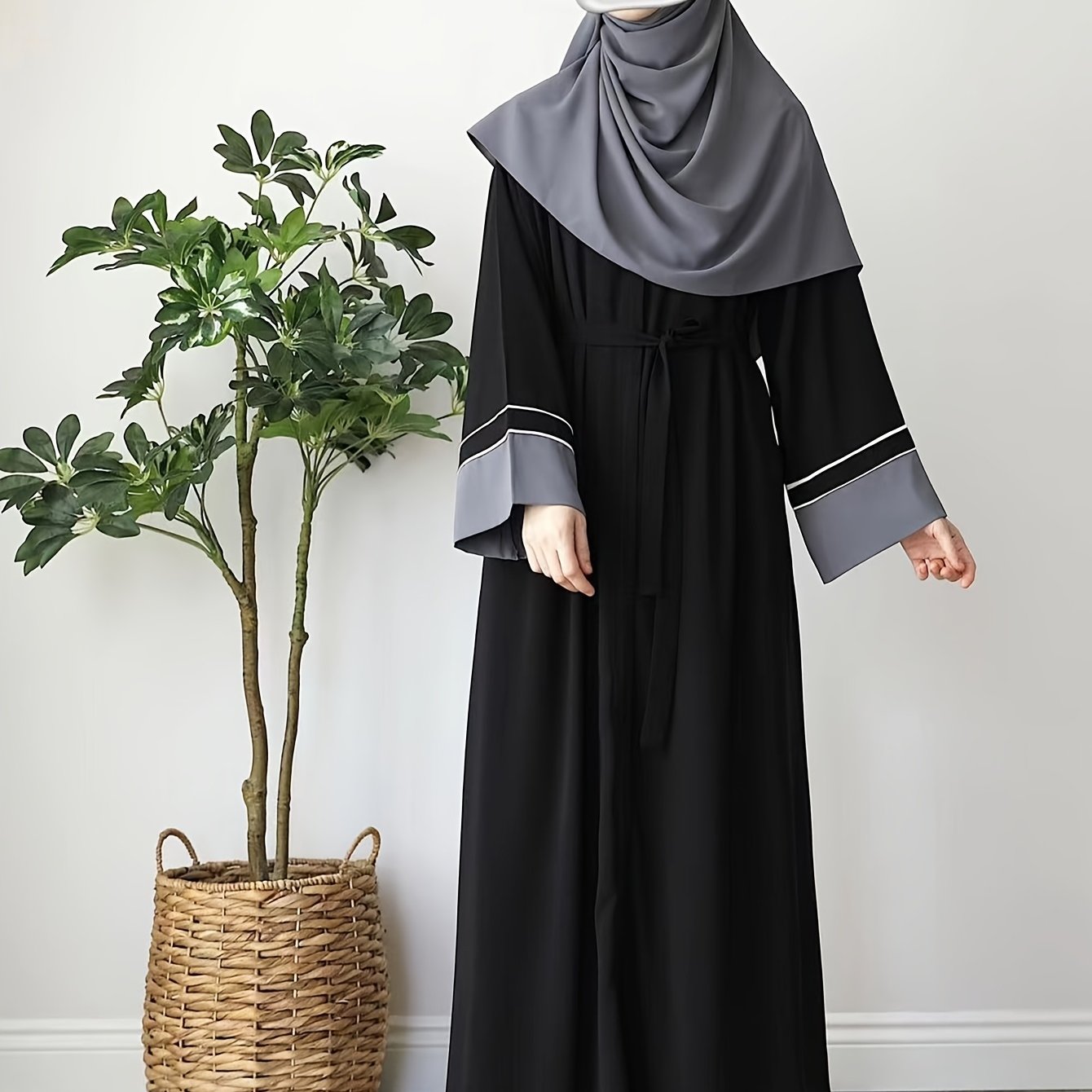 Black Abaya for Middle Eastern Muslim Women Long Sleeve Loose Fit Woven Polyester