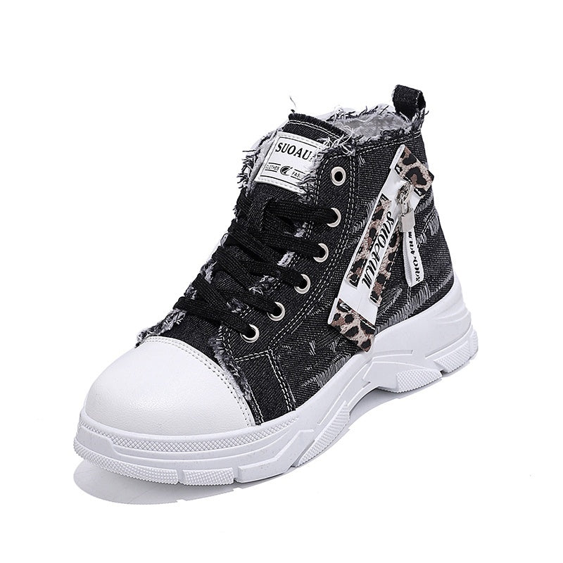 Ayollar uchun katta o'lchamdagi o'rta balandlikdagi sport poyabzali, retro vintage, jinsi kabi dizayni, tekis, yostiqlangan tagli