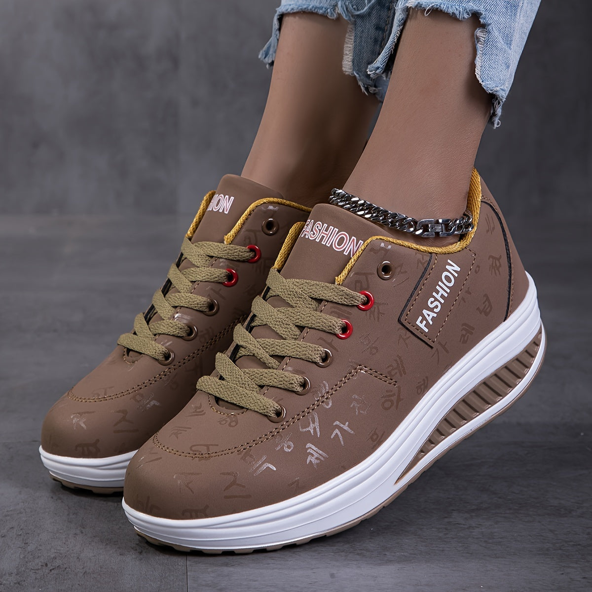 Ayollar uchun harf bosma Rocker sneakers, lentalar bilan platformali, kundalik poyabzal