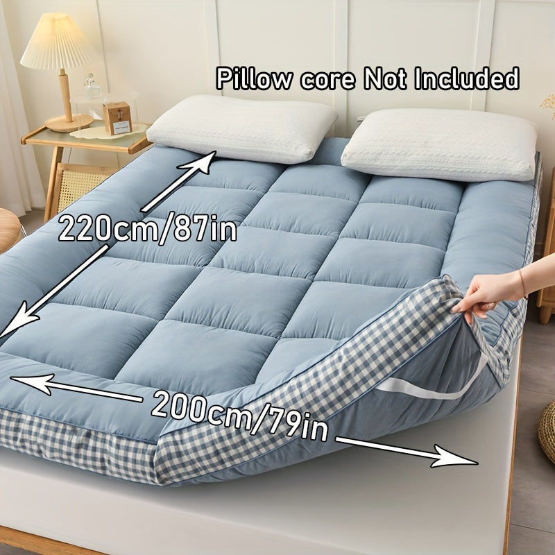 Роскошный стеганый матрасный топпер - мягкая и пушистая полиэфирная начинка и покрытие, дышащий, комфорт на все сезоны для спальни, гостевой комнаты или общежития - не водонепроницаемый, легко чистится, толщина 8-10 см.