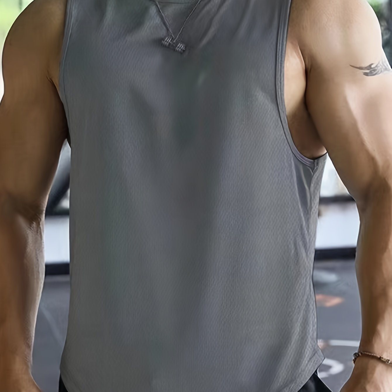 Men's Black Sleeveless Athletic Tank Top with Breathable Quick-Dry Polyester for Gym and Outdoor Activities