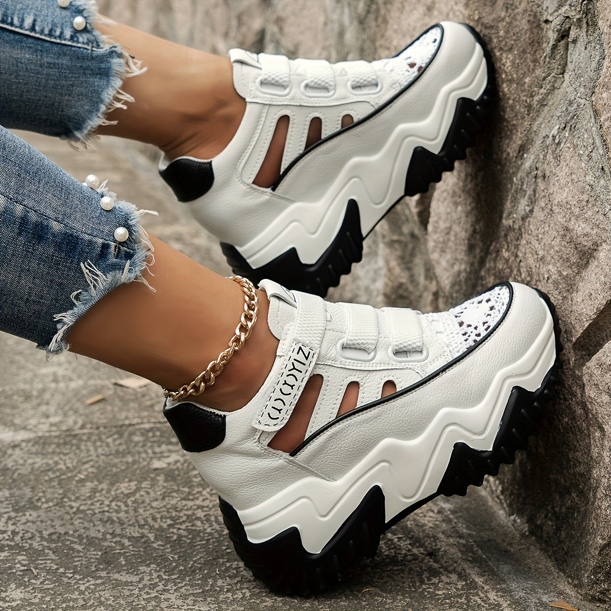 Women's Casual Sneakers with Thick Sole, Breathable Faux Cover, Low Top, All-Season