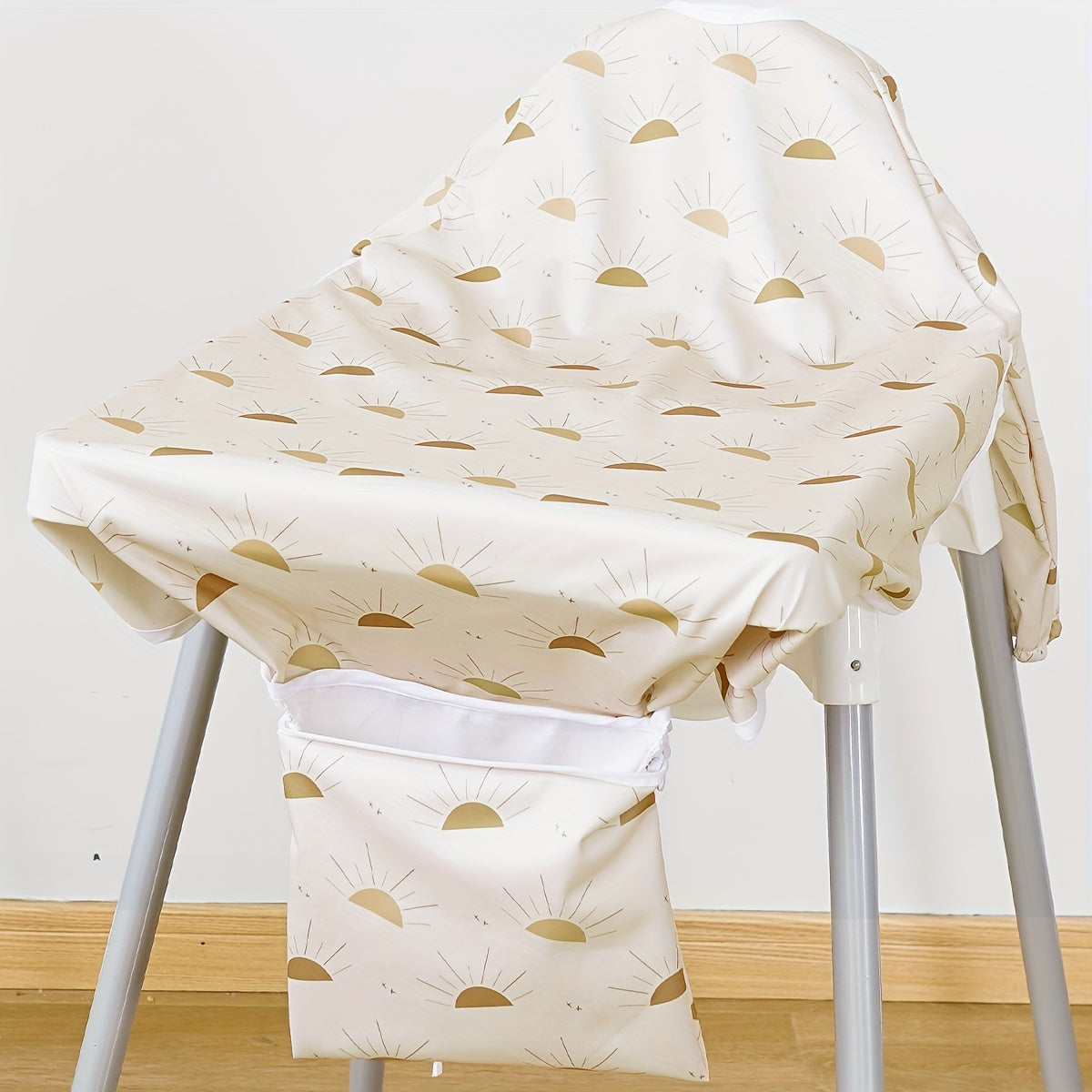 Chiroyli va suv o'tkazmaydigan 3-in-1 Oziq-ovqat stoli qopqog'i - Yuviladigan oziqlantirish bibi va bo'yash aproni bilan birga, Sehrli lenta yopilishi, Poliestir tolalaridan tayyorlangan, turli ranglarda.