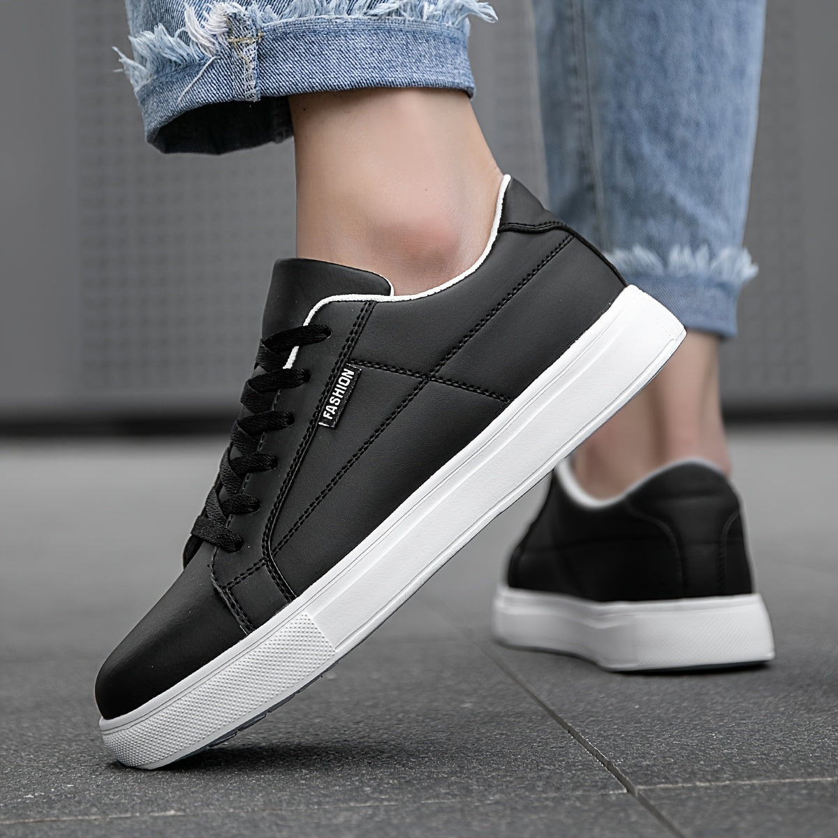 Men's Casual Skateboard Sneakers Low Top Solid Color Graphic Design EVA Sole