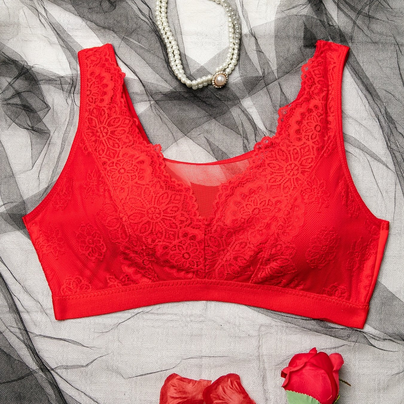 Wireless Lace Bra for Women Semi-Sheer Hand Wash Polyester Elastane