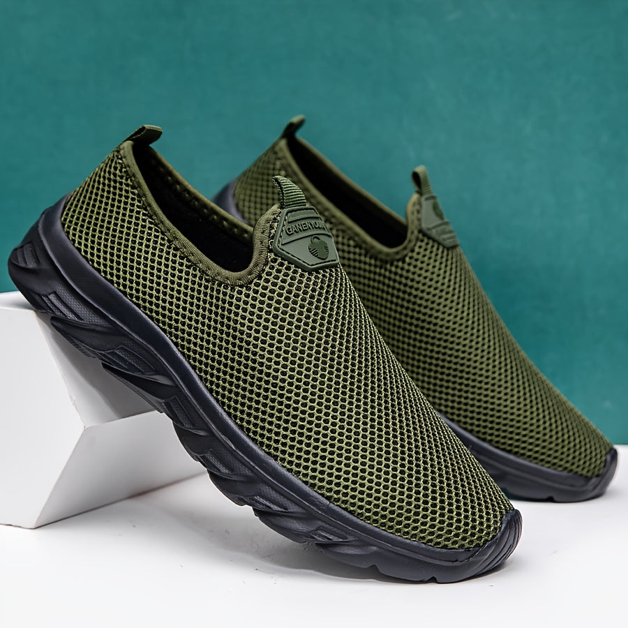 Plus-Size Casual Sports Shoes for Men and Women Mesh Slip-On Low Top All-Season