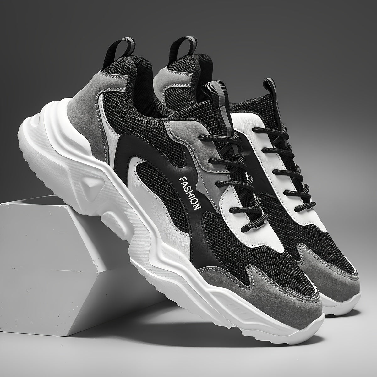 Men's Black and White Gradient Laser Pattern Sneakers Breathable Mesh Low-Top Casual Running Shoes