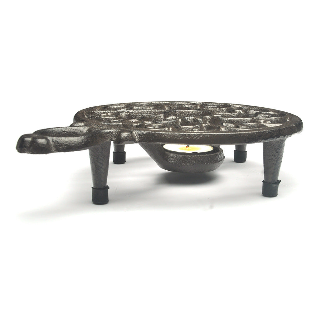 Vintage qumushdan yasalgan pech nafosatli gul dizayni bilan, elektrsiz qahva, choy va ovqatni isitish uchun ideal, bayram tadbirlari uchun mukammal.