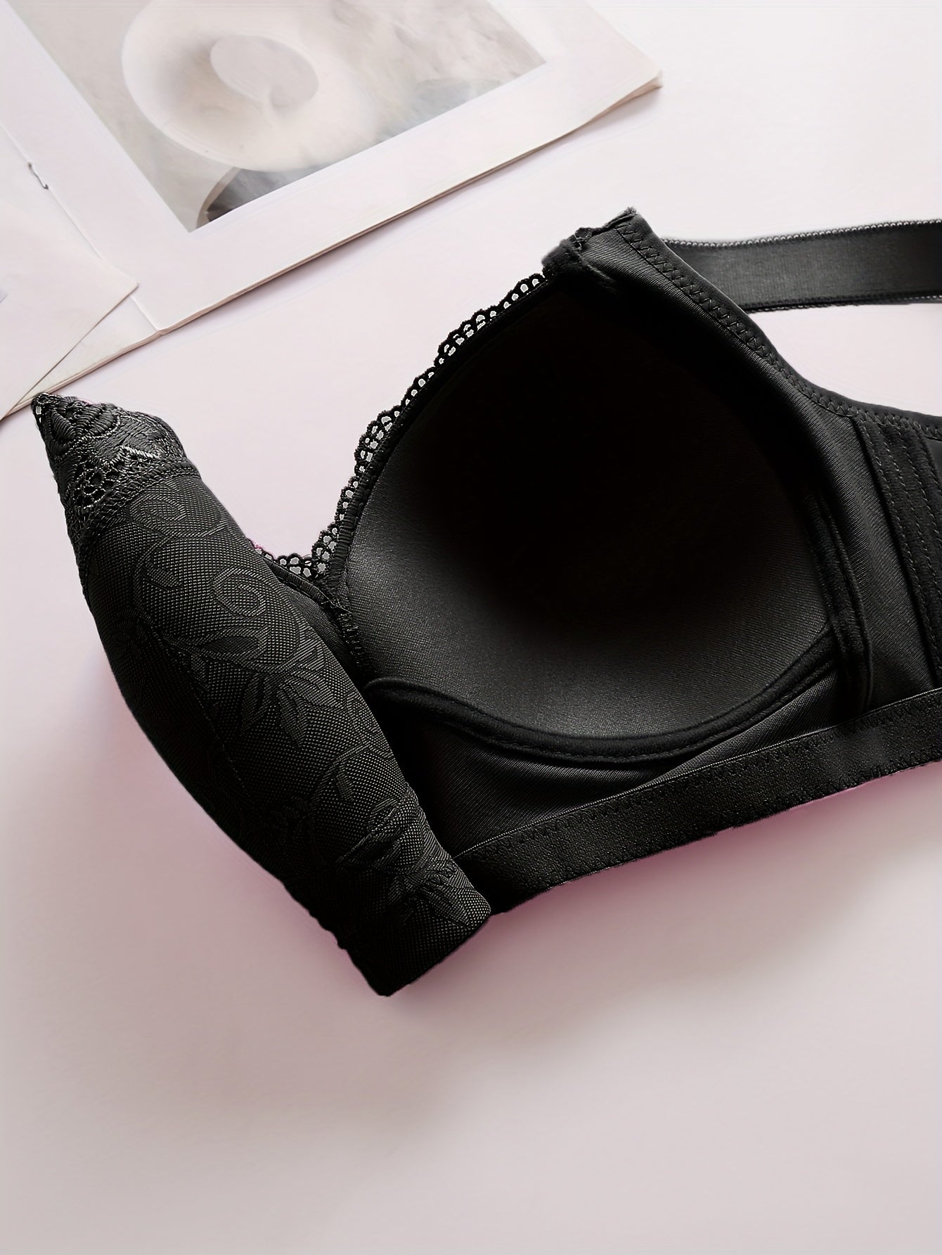 Sostén push-up de encaje con detalles florales, tirantes ajustables, lencería cómoda