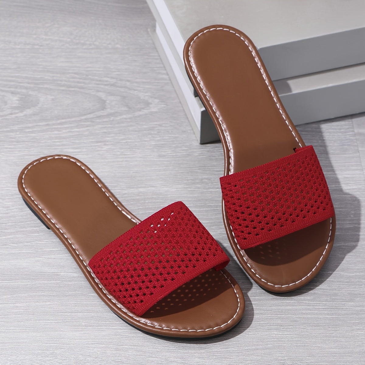 Ayollar uchun tekis slayd sandalilar, tarmoq ustki qismi, sirpanchiq bo'lmagan rezina taglik, yozgi plyaj