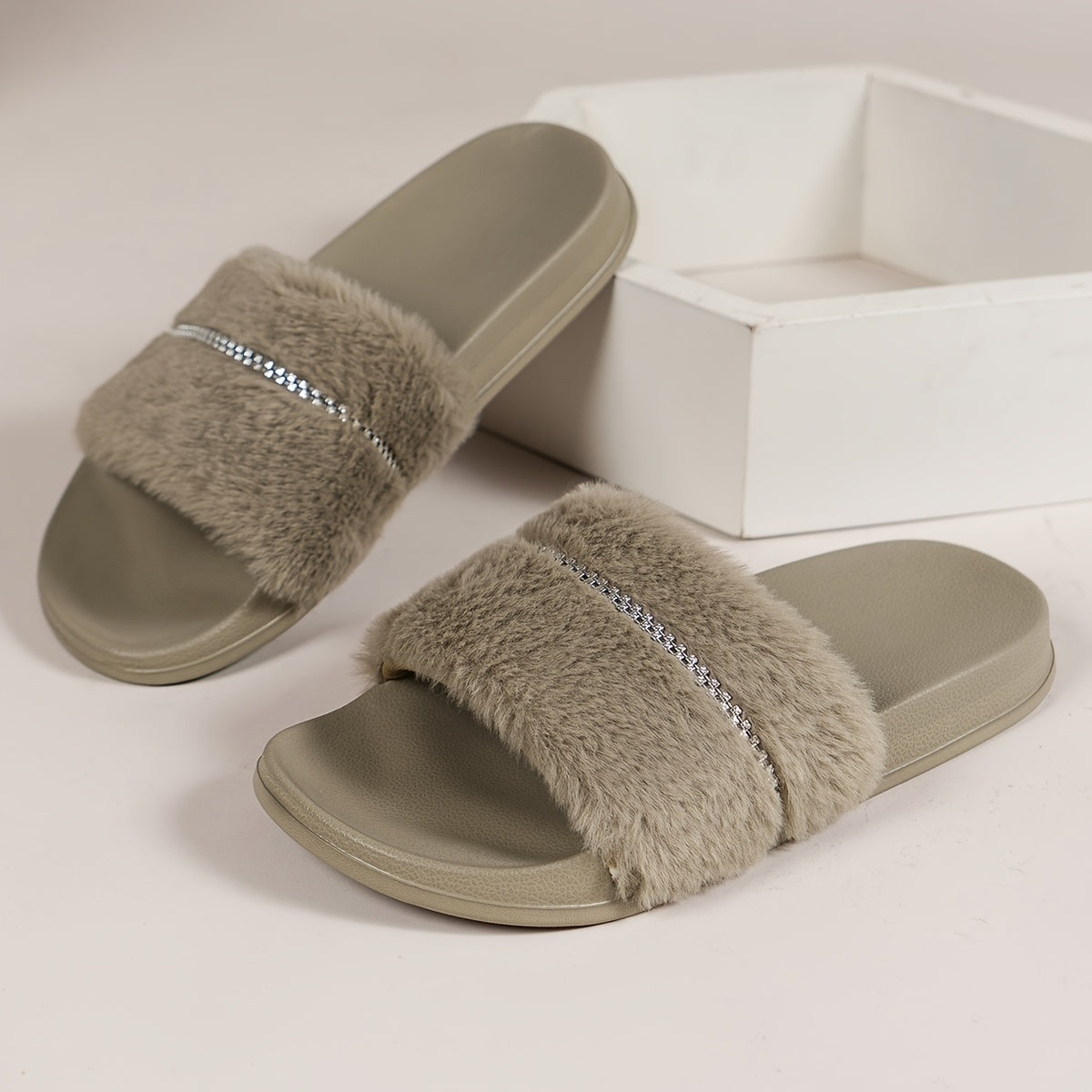 Женские повседневные сандалии с открытым носком, цепочкой из страз и толстой подошвой