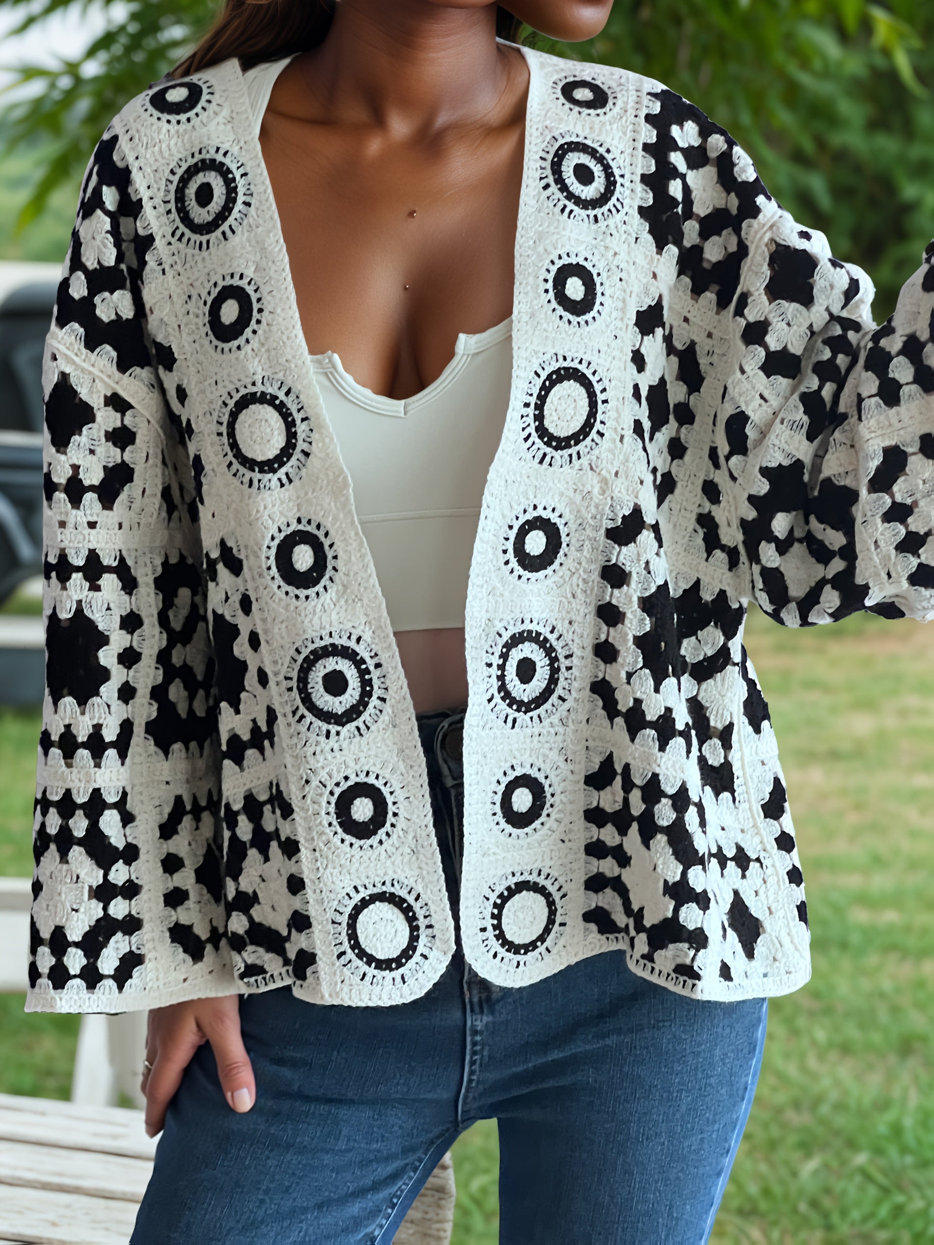 Ayollar uchun kattaroq bohemiya kardigan sviter qora va oq geometrik