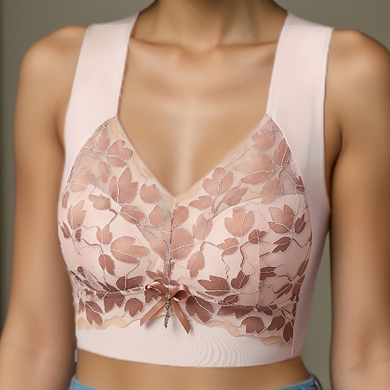 Wireless Polyamide Elastane Bra with Medium Support, Plant Pattern, Contrast Lace