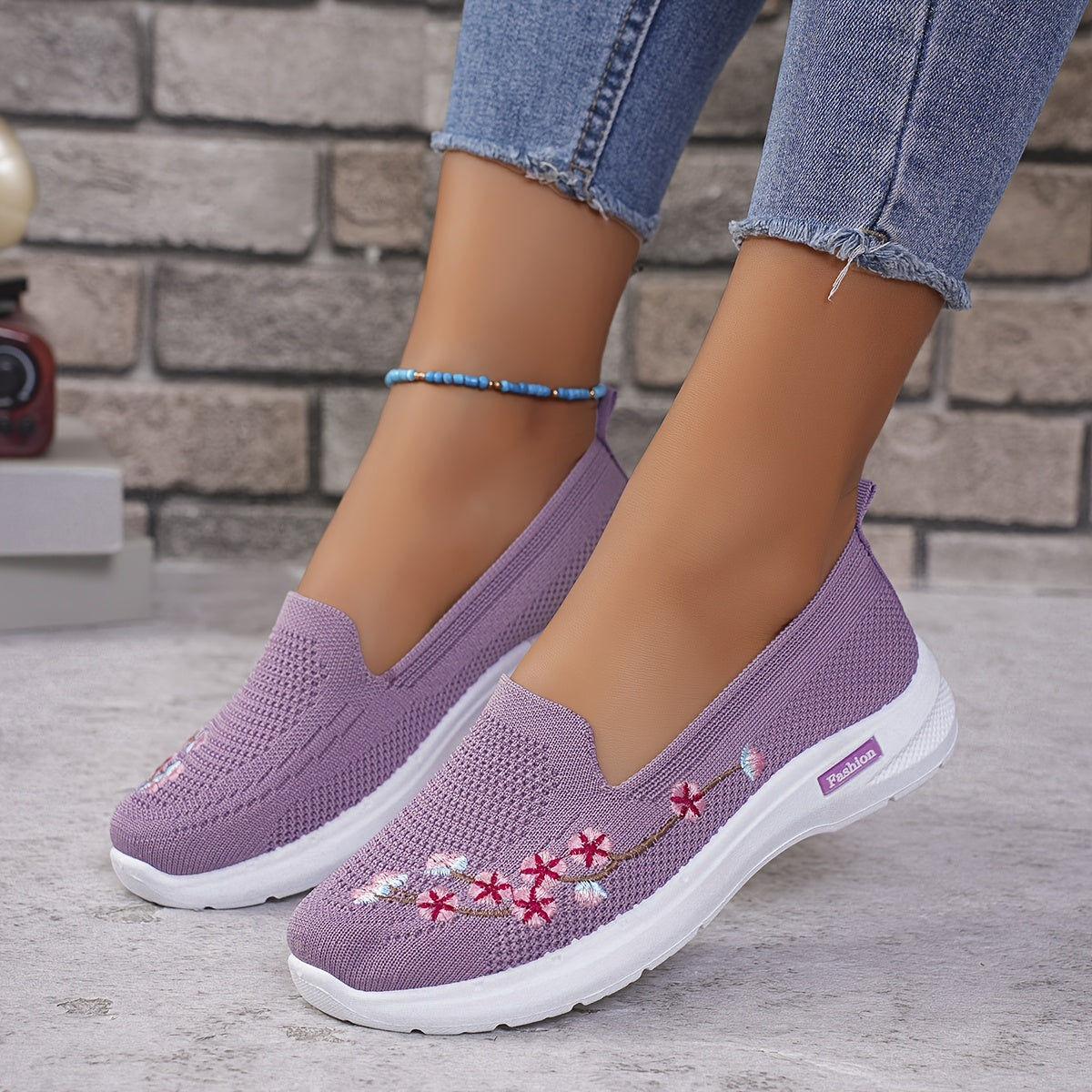 Ayollar uchun gullü slip-on sport poyabzali, kundalik, tikilgan, yozgi ochiq havoda foydalanish uchun