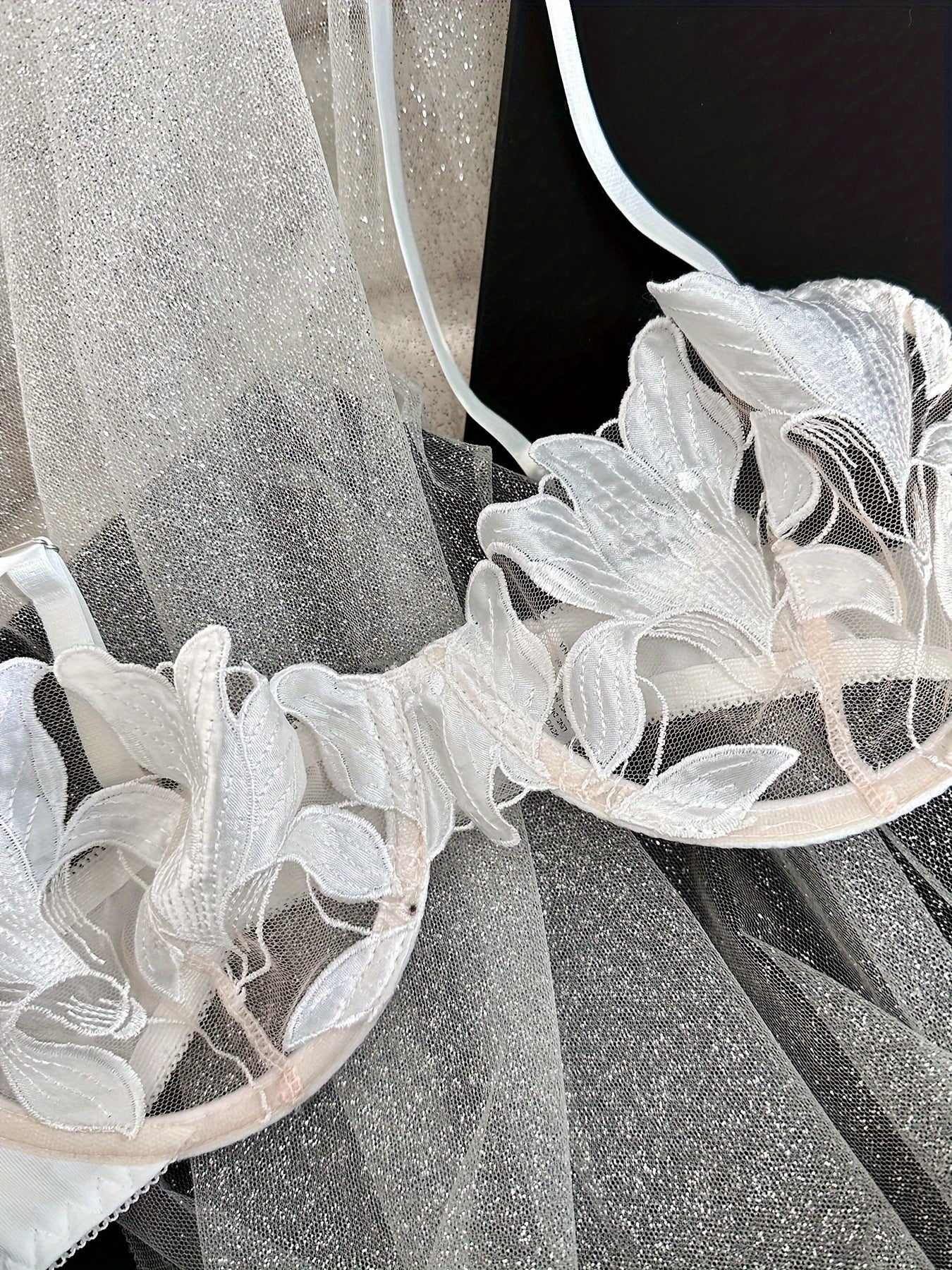 Conjunto de lencería bordada con flores para mujer, sujetador y tanga