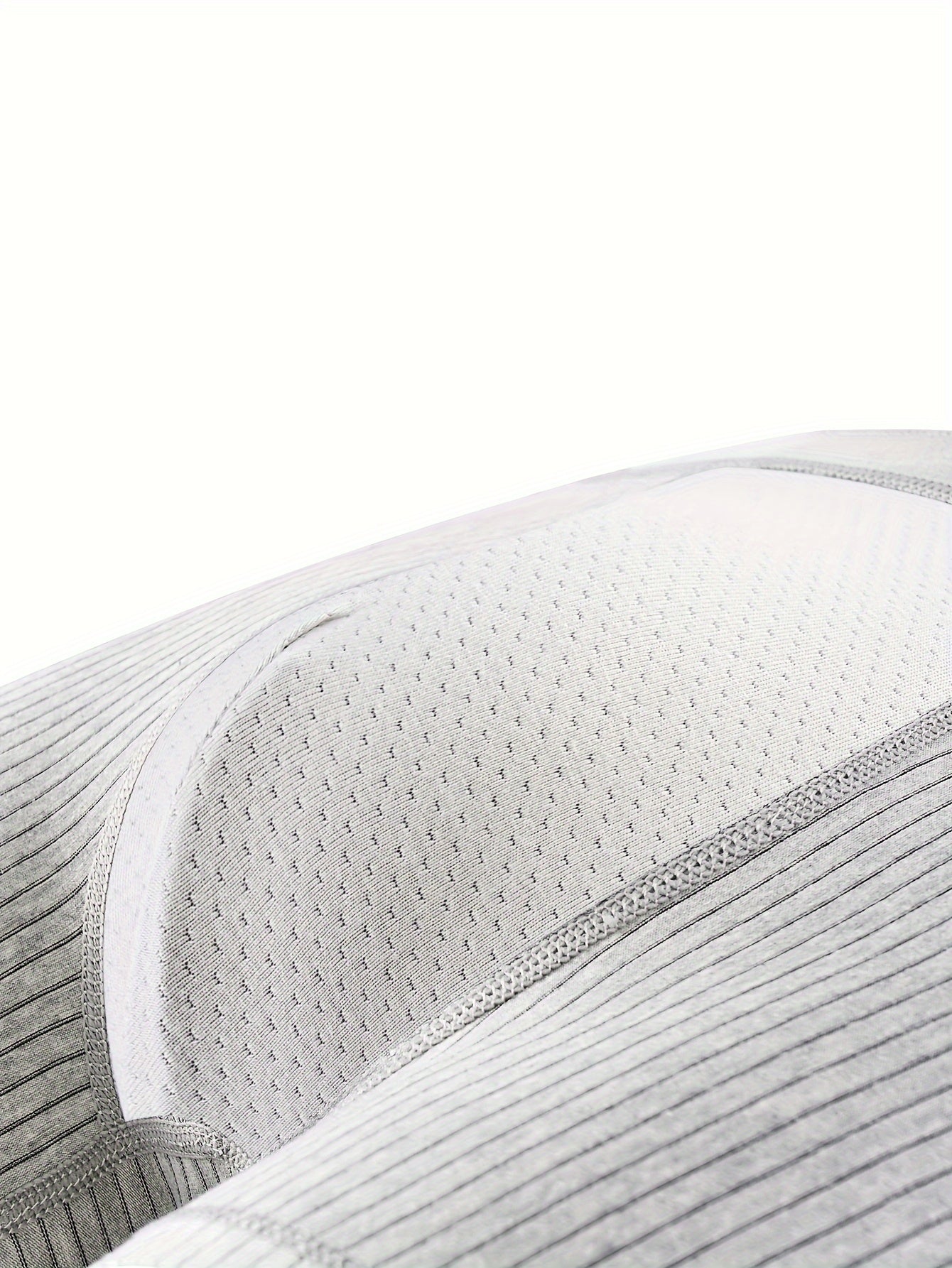 4-Pack Erkaklar uchun Chiziqli Bokser Shortlari, nafas oladigan, cho'ziluvchan polyester to'qima materialidan tayyorlangan, 92% polyester va 8% spandeksdan iborat, engil va qulay moslashuvchanlik uchun.