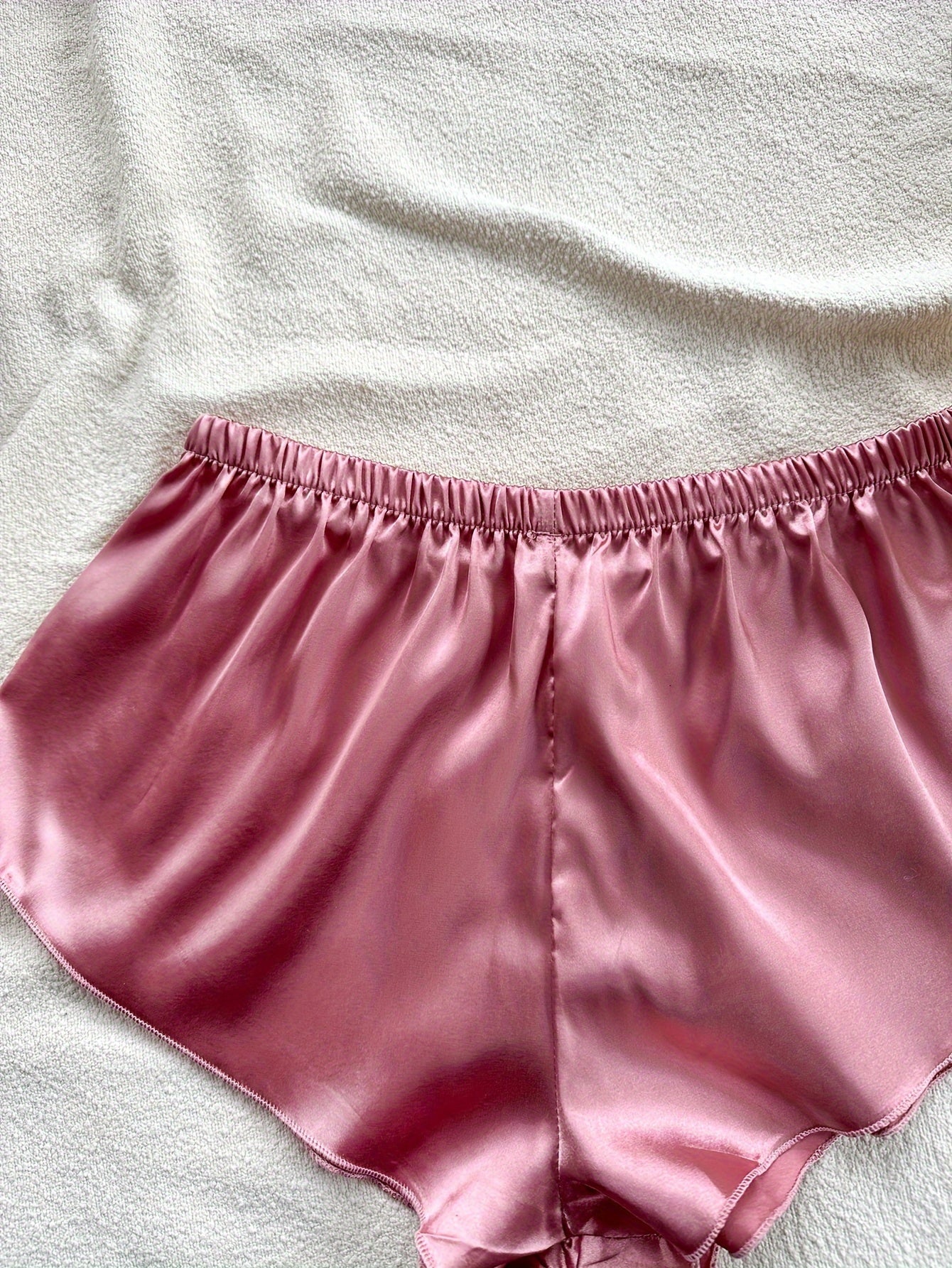 Conjunto de pijama de satén para mujer con top corto sin espalda y pantalones cortos mini para verano